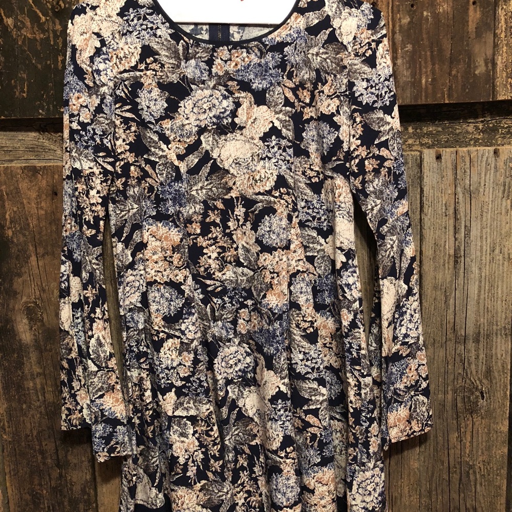 Flowery blue dress